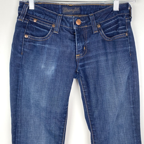 Wrangler Ayden Low-rise Flare Jeans - Picture 2 of 7